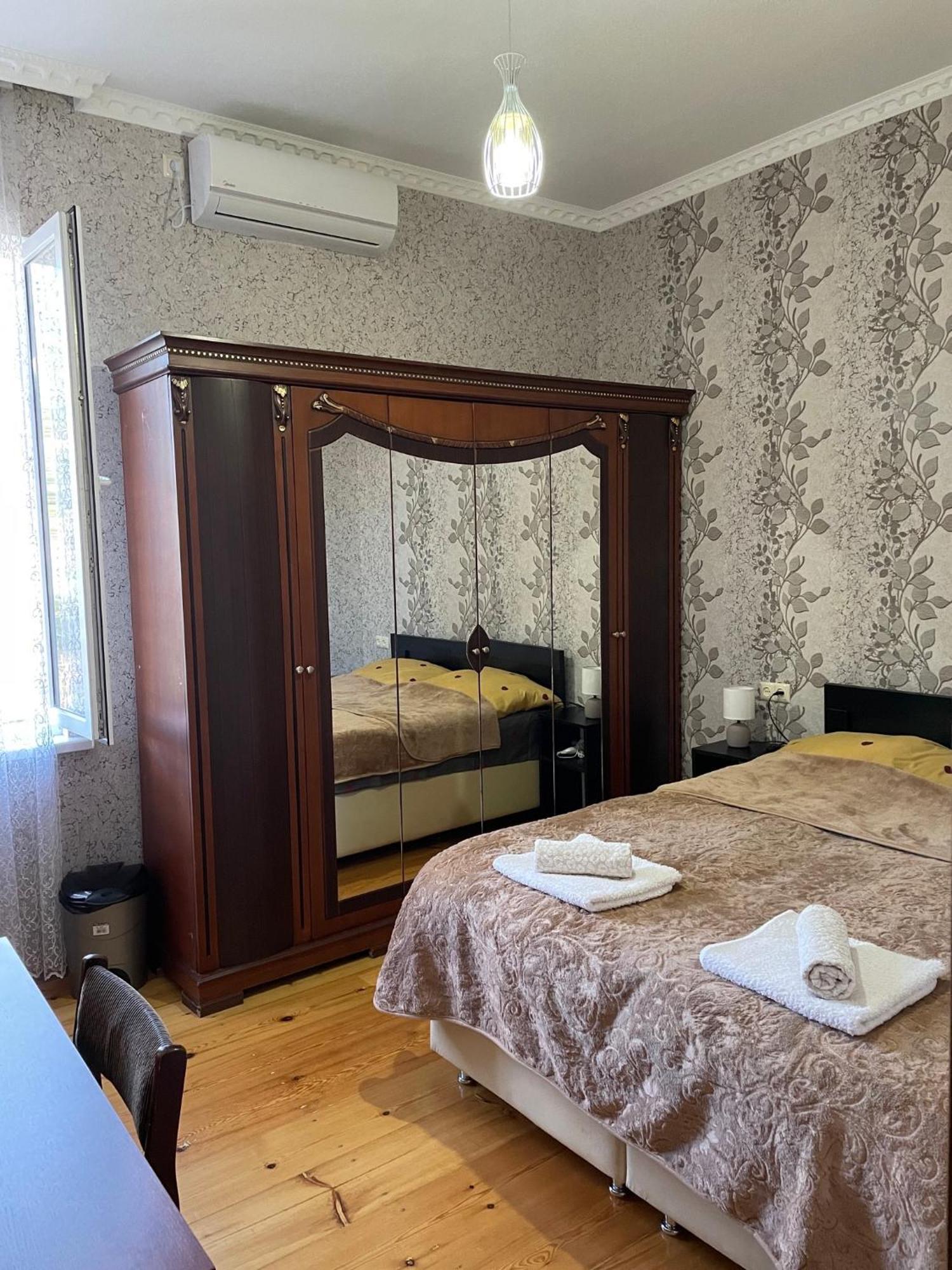 Elco Hotell Zugdidi Exteriör bild