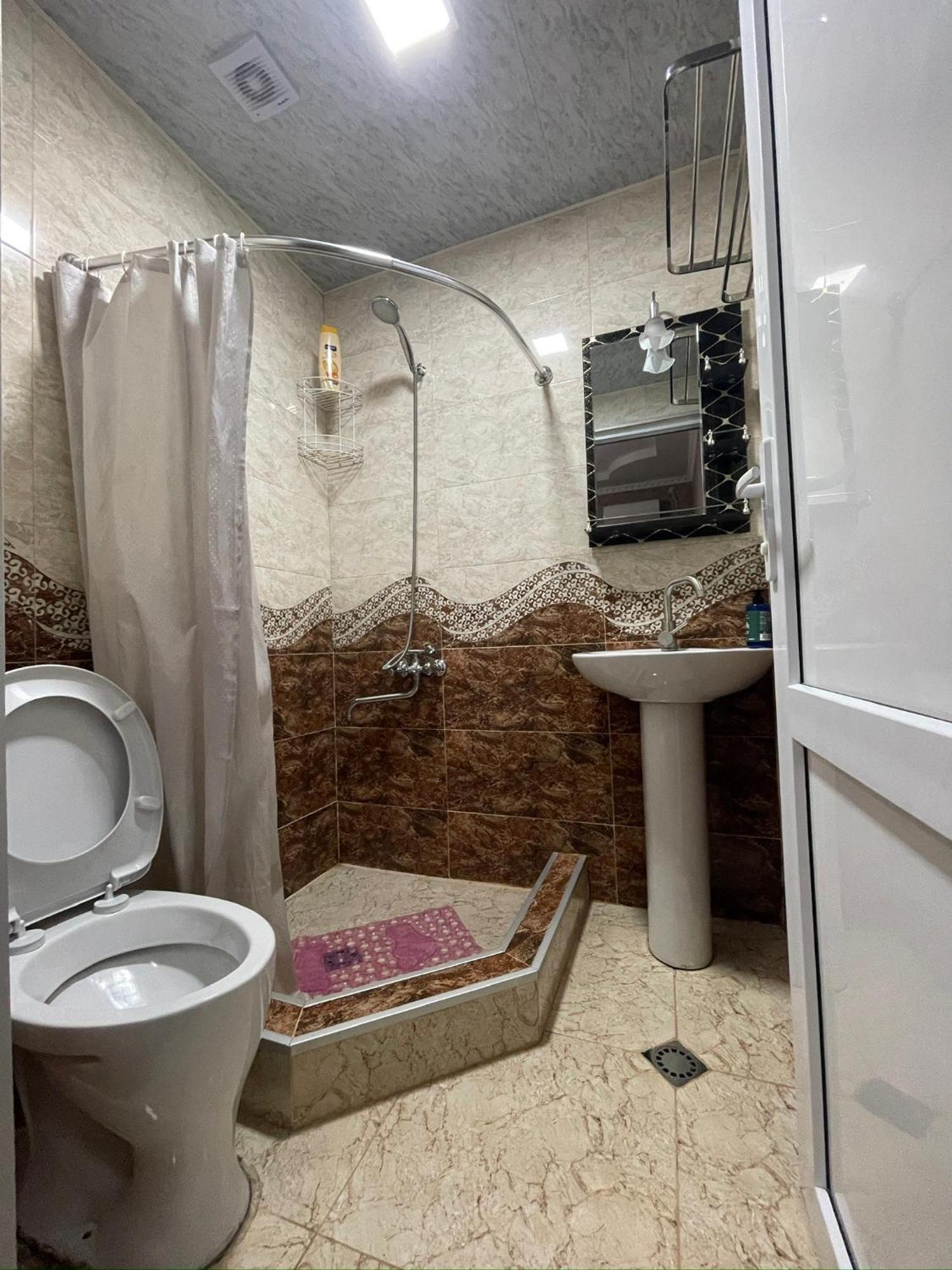 Elco Hotell Zugdidi Exteriör bild