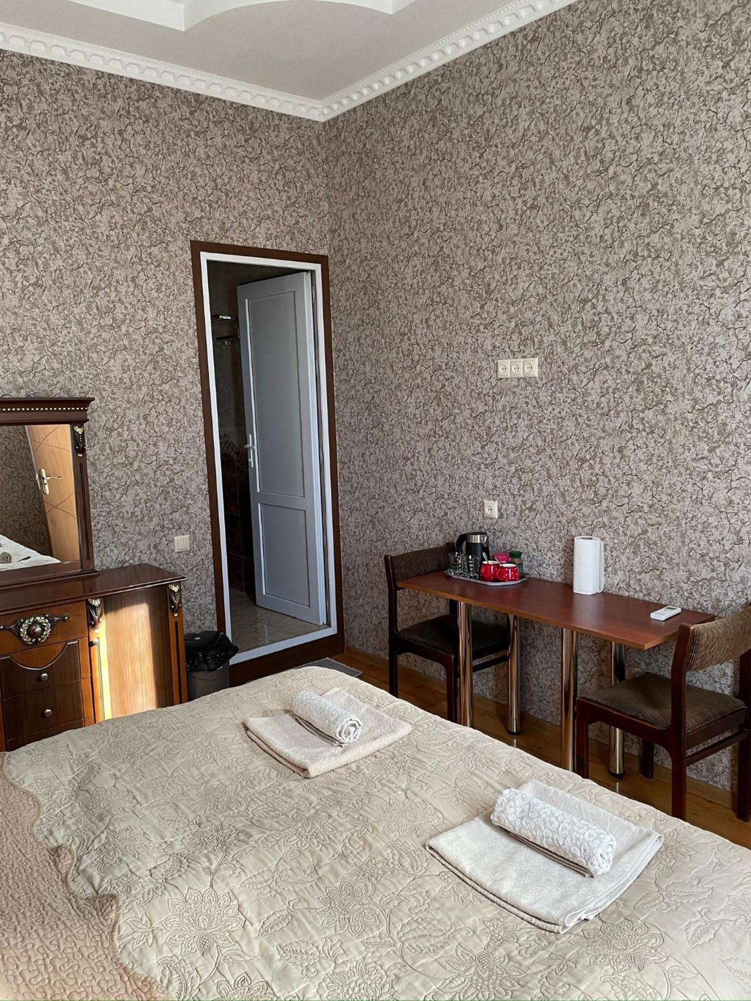 Elco Hotell Zugdidi Exteriör bild