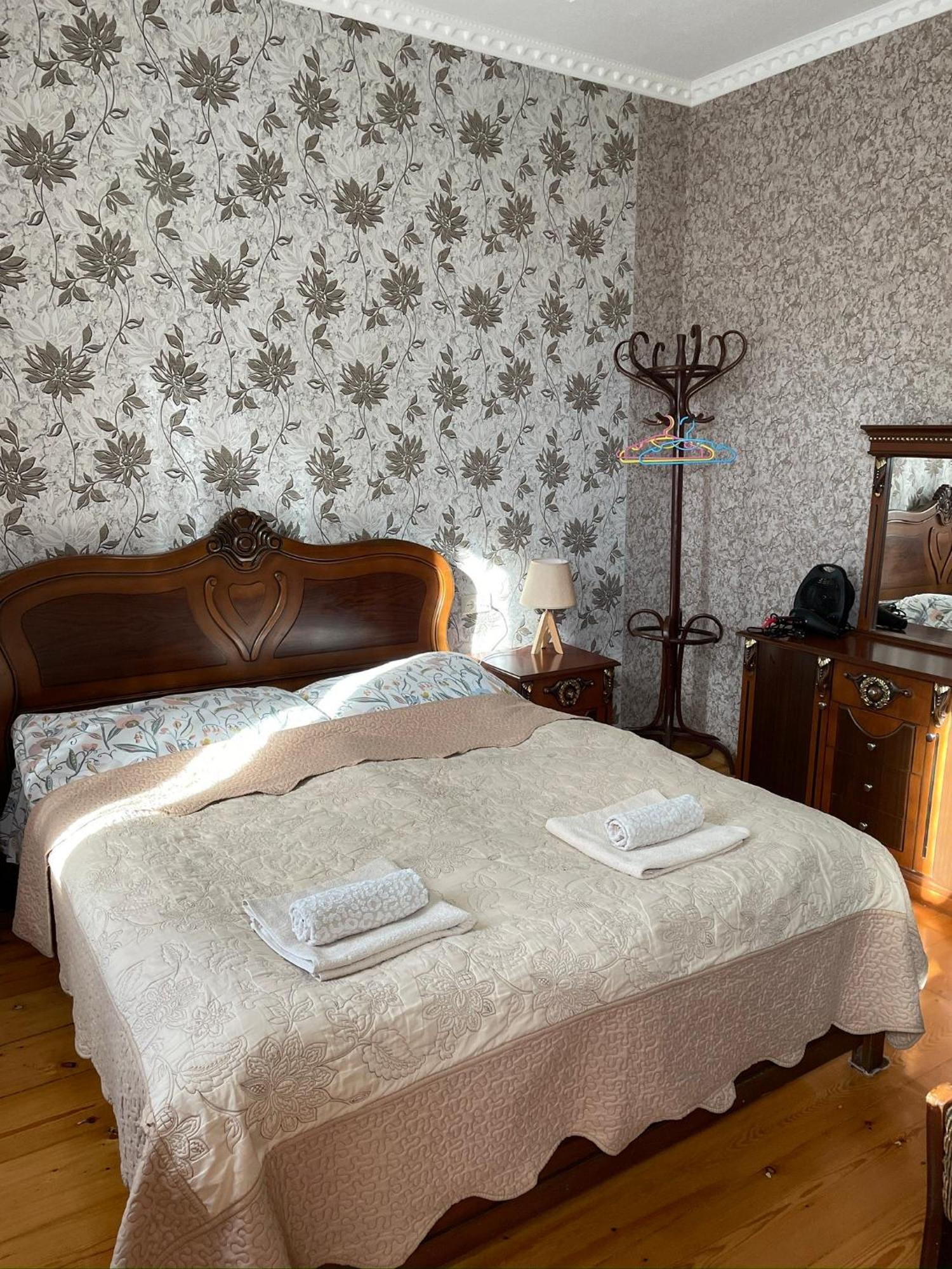 Elco Hotell Zugdidi Exteriör bild