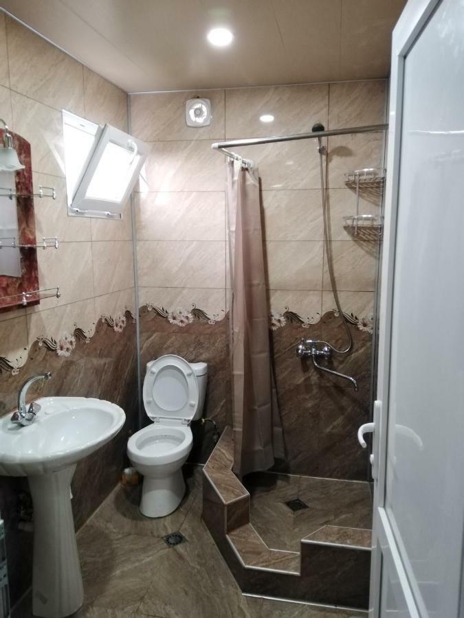 Elco Hotell Zugdidi Exteriör bild