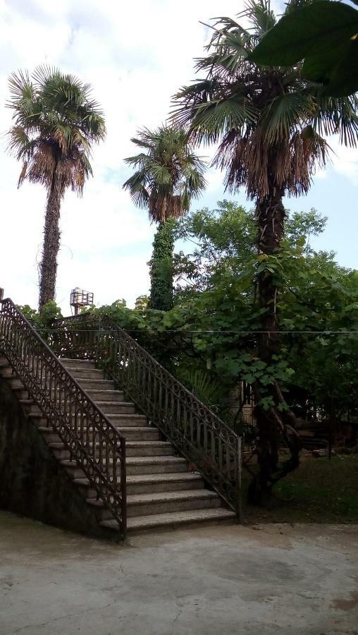 Elco Hotell Zugdidi Exteriör bild